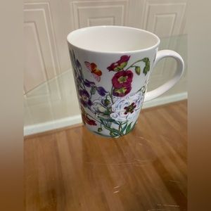 - - Brand New Beutiful Multicolor Floral Stechcol Mug .